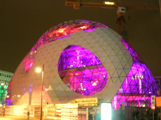 Glow Einhoven: De blob in violet